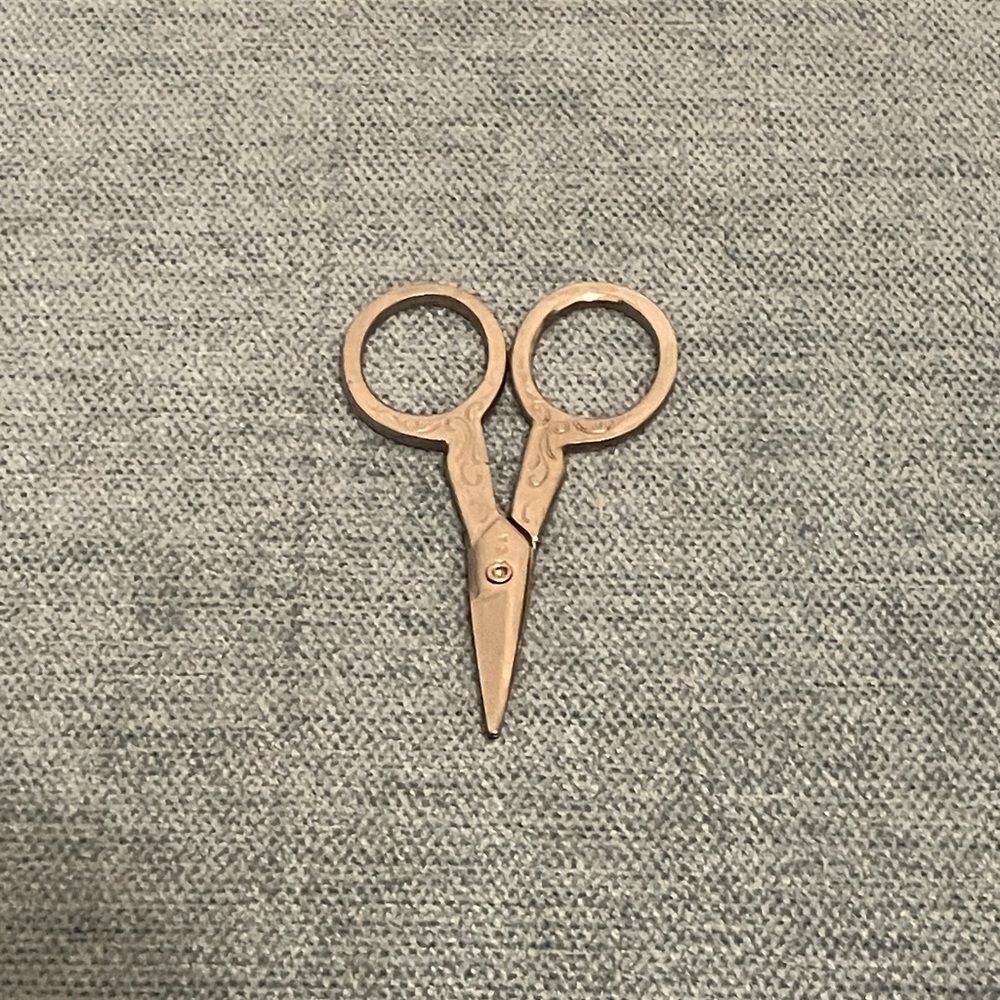 Small Scissors - Picture 2 of 3